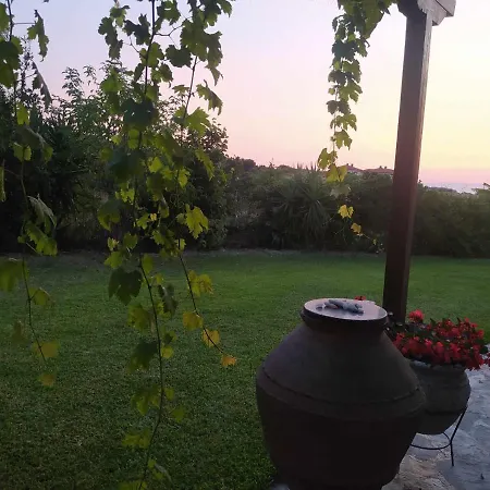 Garden House Kristi Poszídi